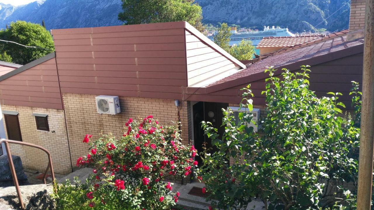 Sofi Apartment Kotor Luaran gambar